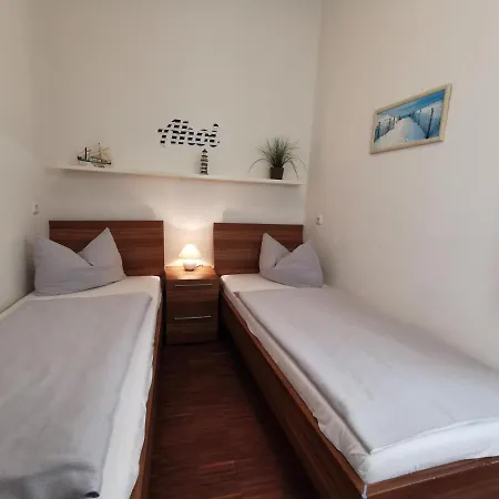 Fuerstenhof 6 *